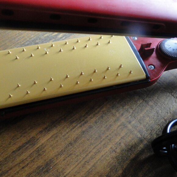 Conair 2" Wet·Dry Tourmaline Ceramic Straightener with Straightening Pins - Picture 2 of 5